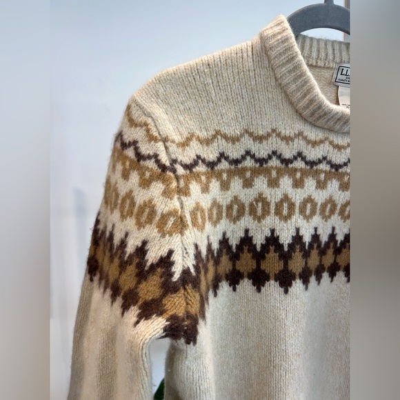 Vintage Women’s L.L.Bean 100% Lambs Wool Sweater - Picture 2 of 4
